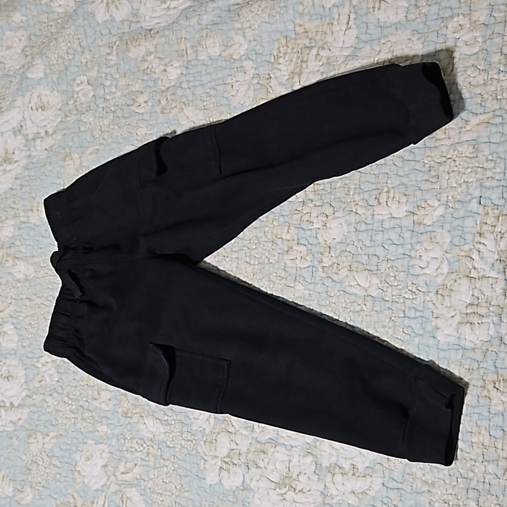 Tommy Bahama cargo sweatpants. Boys, size 5-6